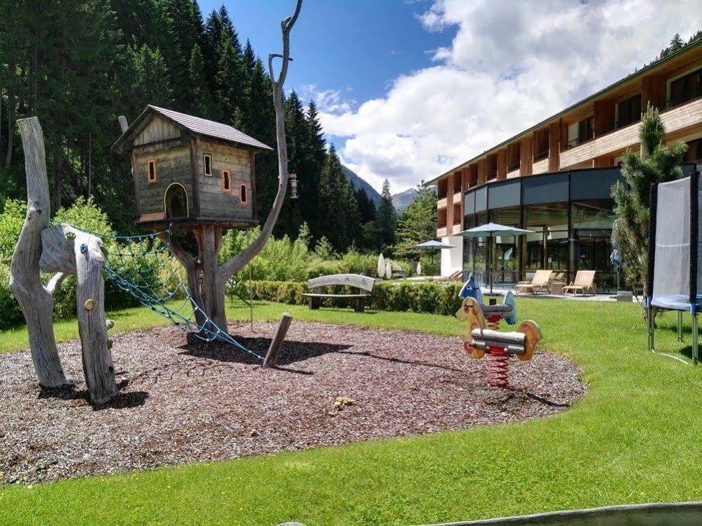 Spa Hotel Zedern Klang Hopfgarten in Defereggen Eksteriør billede